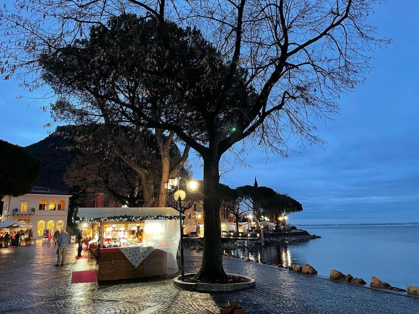 Hotel Garni Capinera Garda  Buitenkant foto