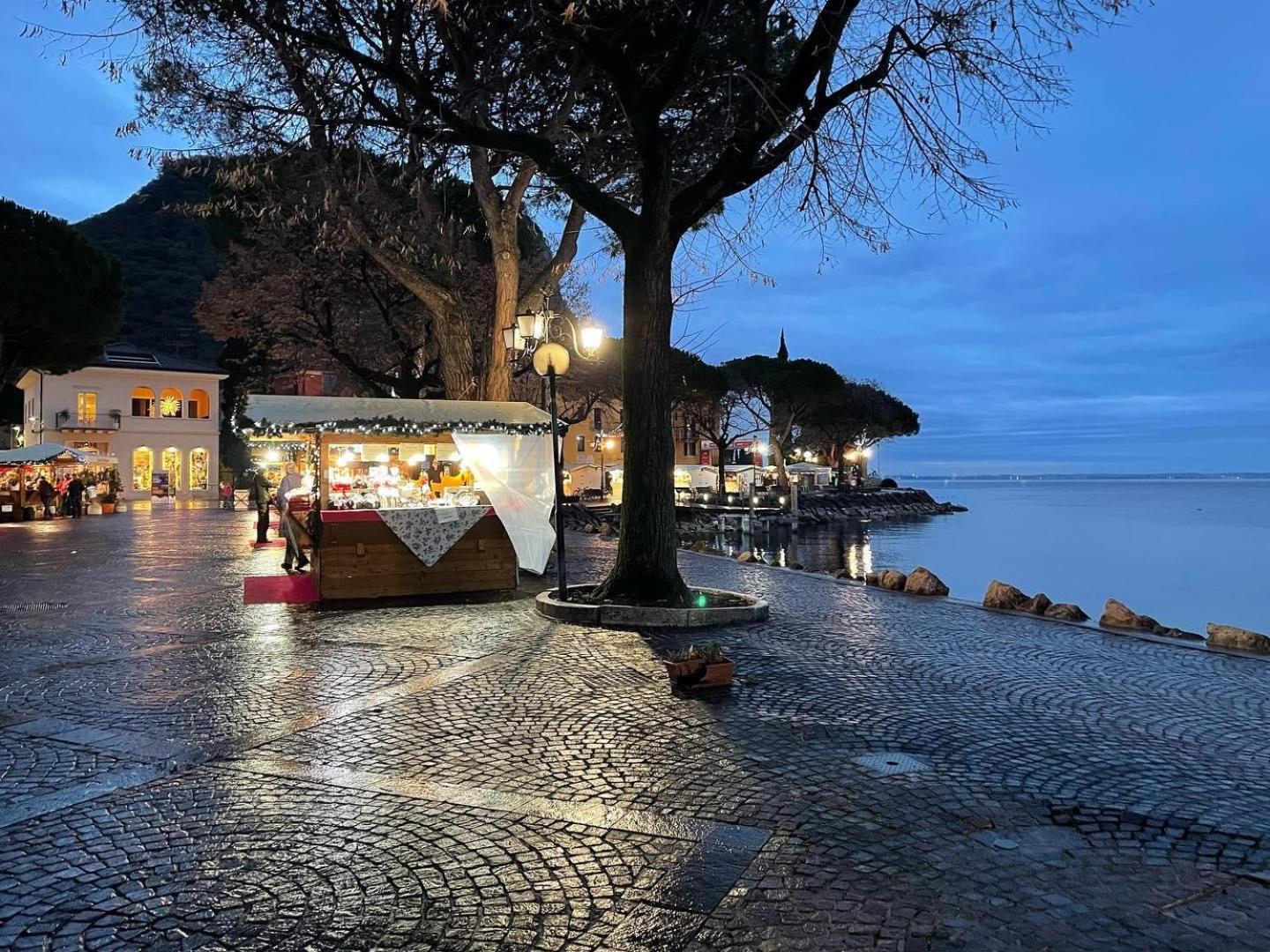 Hotel Garni Capinera Garda  Buitenkant foto