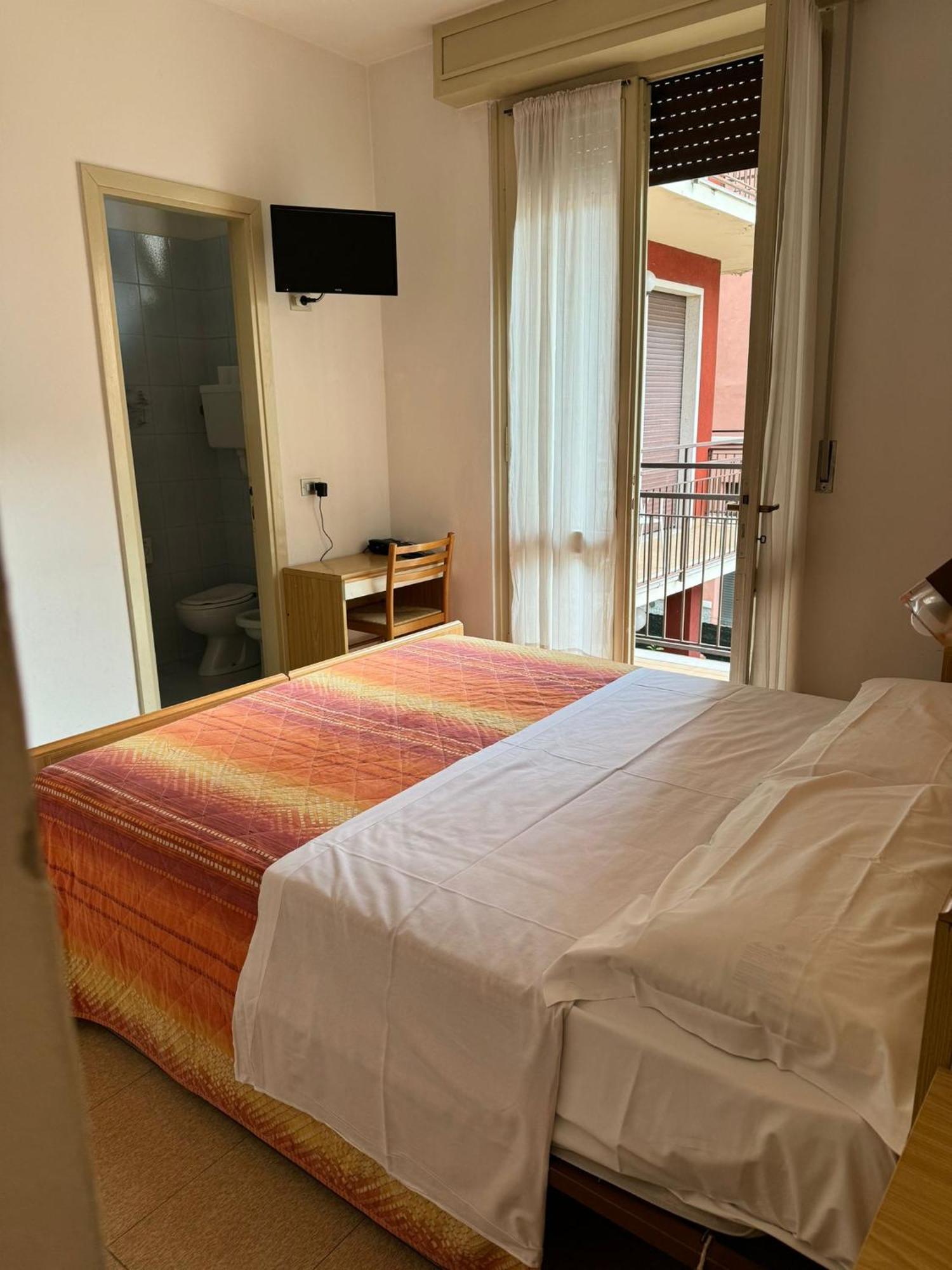 Hotel Garni Capinera Garda  Buitenkant foto